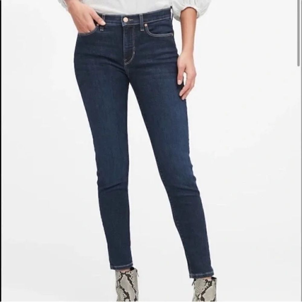 Banana Republic Dark Wash classic slim low rise skinny 8 jeans